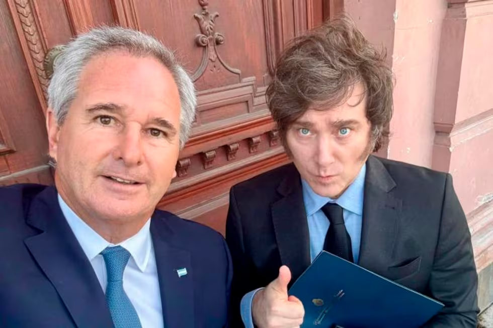 Malvinas: la condecoración que desnuda la farsa del 'giro malvinero' y entrega el petróleo a Israel mientras la Cancillería se divide