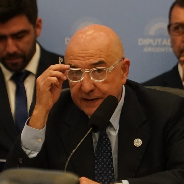 Denunciaron desvío millonario en la ANDIS: sobreprecios de hasta el 1.972%, pagos duplicados y prótesis que nunca llegaron a los pacientes